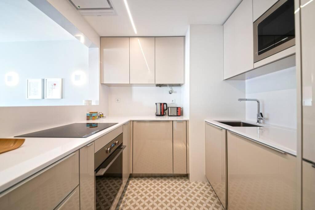 Av. Da Liberdade Comfortable Apt With Balcony Lisbon Luaran gambar