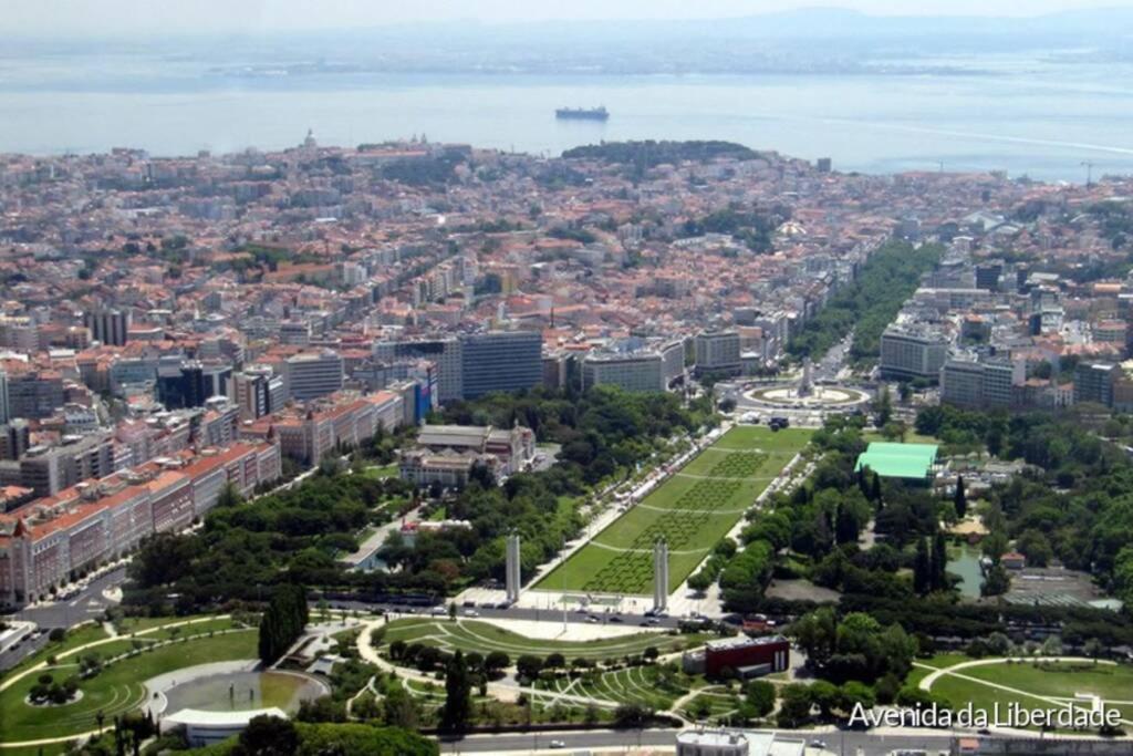 Av. Da Liberdade Comfortable Apt With Balcony Lisbon Luaran gambar